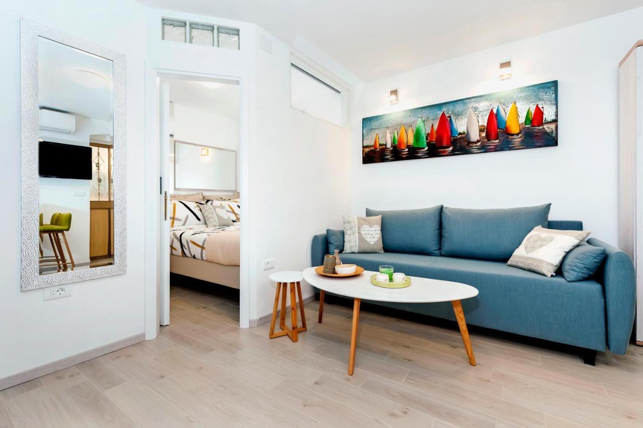 Apartment Amici With Terrace In Center Of Rovinj Exterior photo