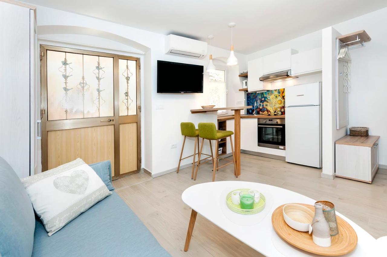 Apartment Amici With Terrace In Center Of Rovinj Exterior photo