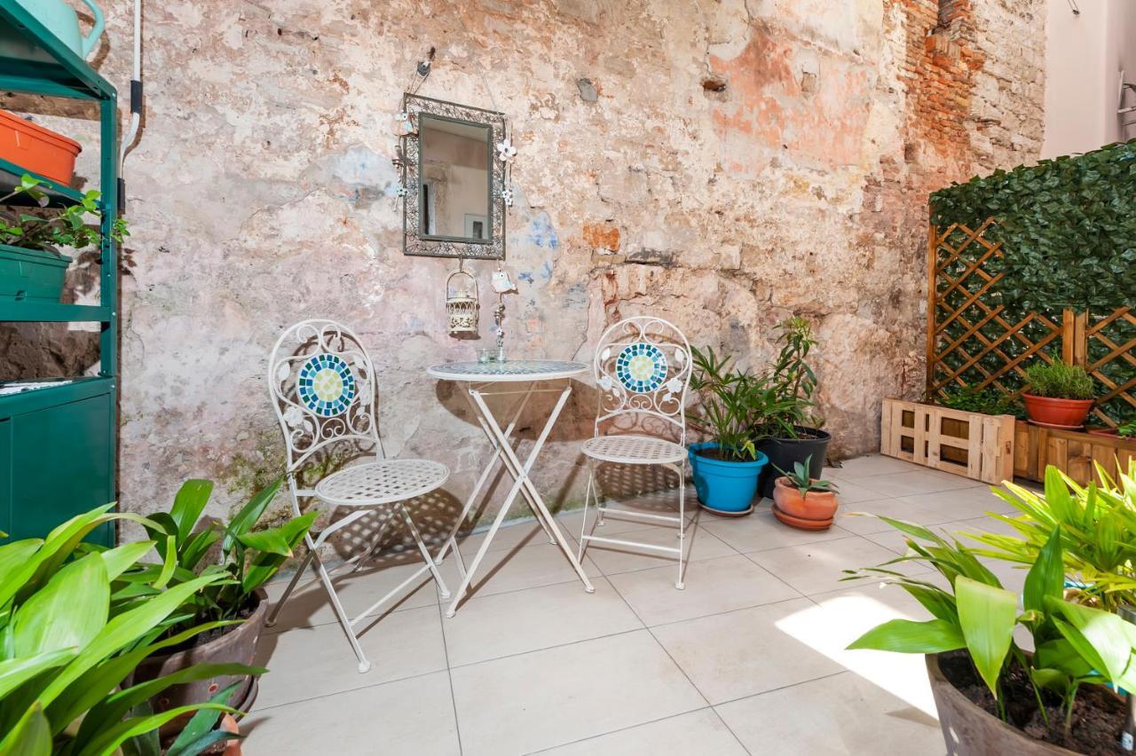 Apartment Amici With Terrace In Center Of Rovinj Exterior photo